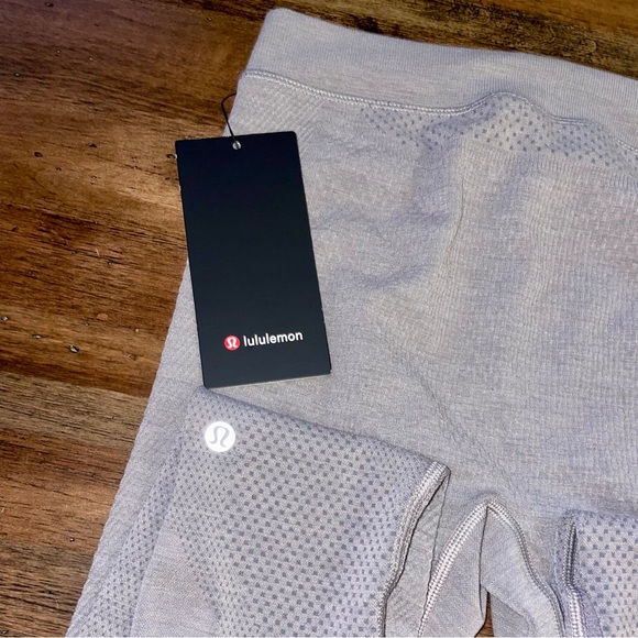 Mens S, Lululemon European Exclusive, Keep the Heat Thermal Tight 27” MSRP $128 - Picture 4 of 8